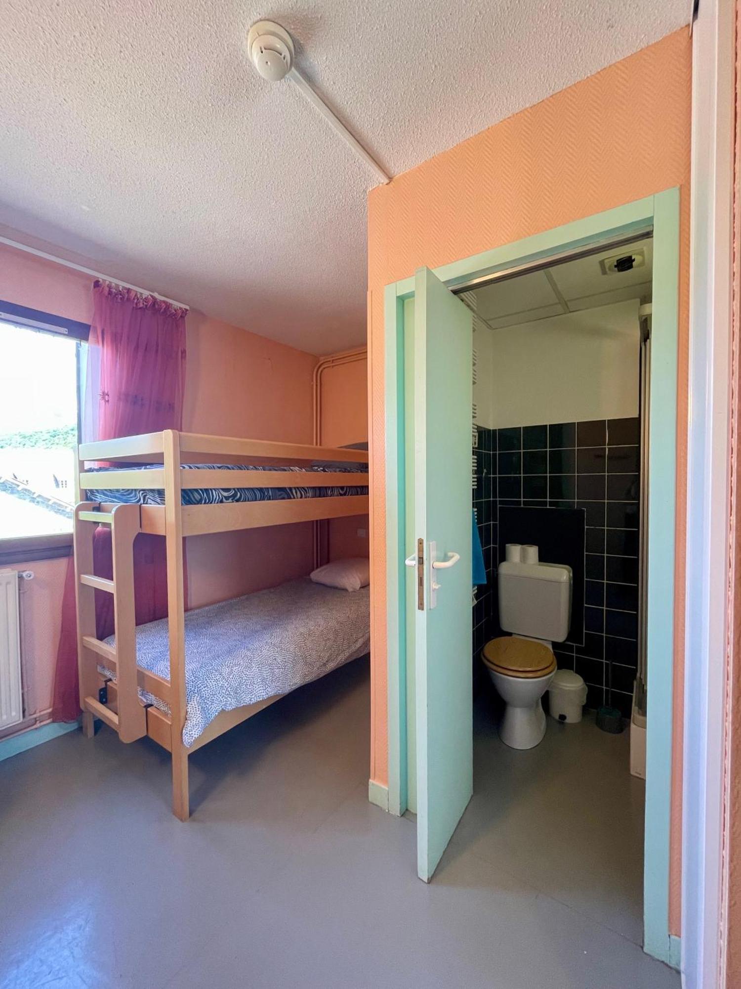 La Baleine Blanche - Chambres Campan Phòng bức ảnh
